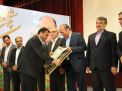 گزارش تصویری از اهداء جوایز  در همایش تجلیل از پرفسور علی اکبر جلالی چهره ماندگار شهرستان شاهرود 
